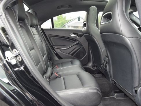 Used 2019 Mercedes-Benz CLA 250 4MATIC image 34