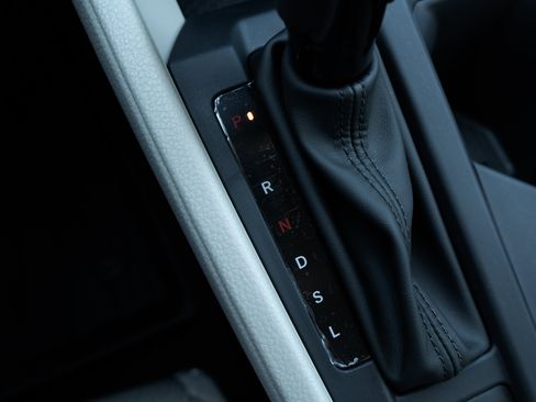 Certified 2025 Honda Accord LX image 29