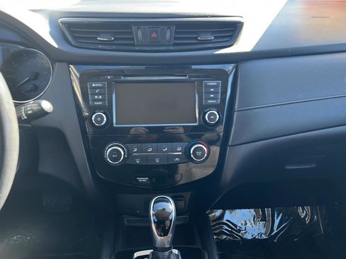 Used 2019 Nissan Rogue S w/ Special Edition Package image 10