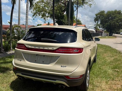 Used 2018 Lincoln MKC Premiere FWD image 2