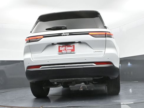 Used 2025 Jeep Grand Cherokee Laredo X image 38