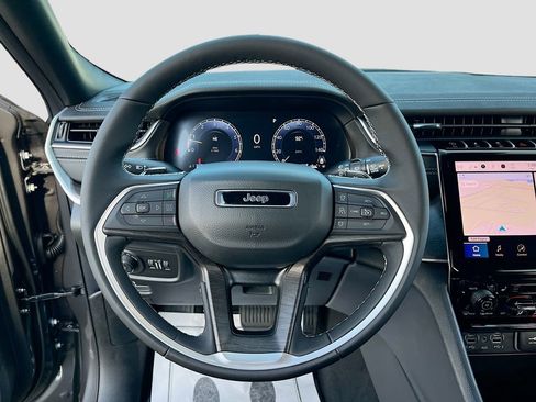 New 2025 Jeep Grand Cherokee Limited w/ Trailer Tow Package image 11