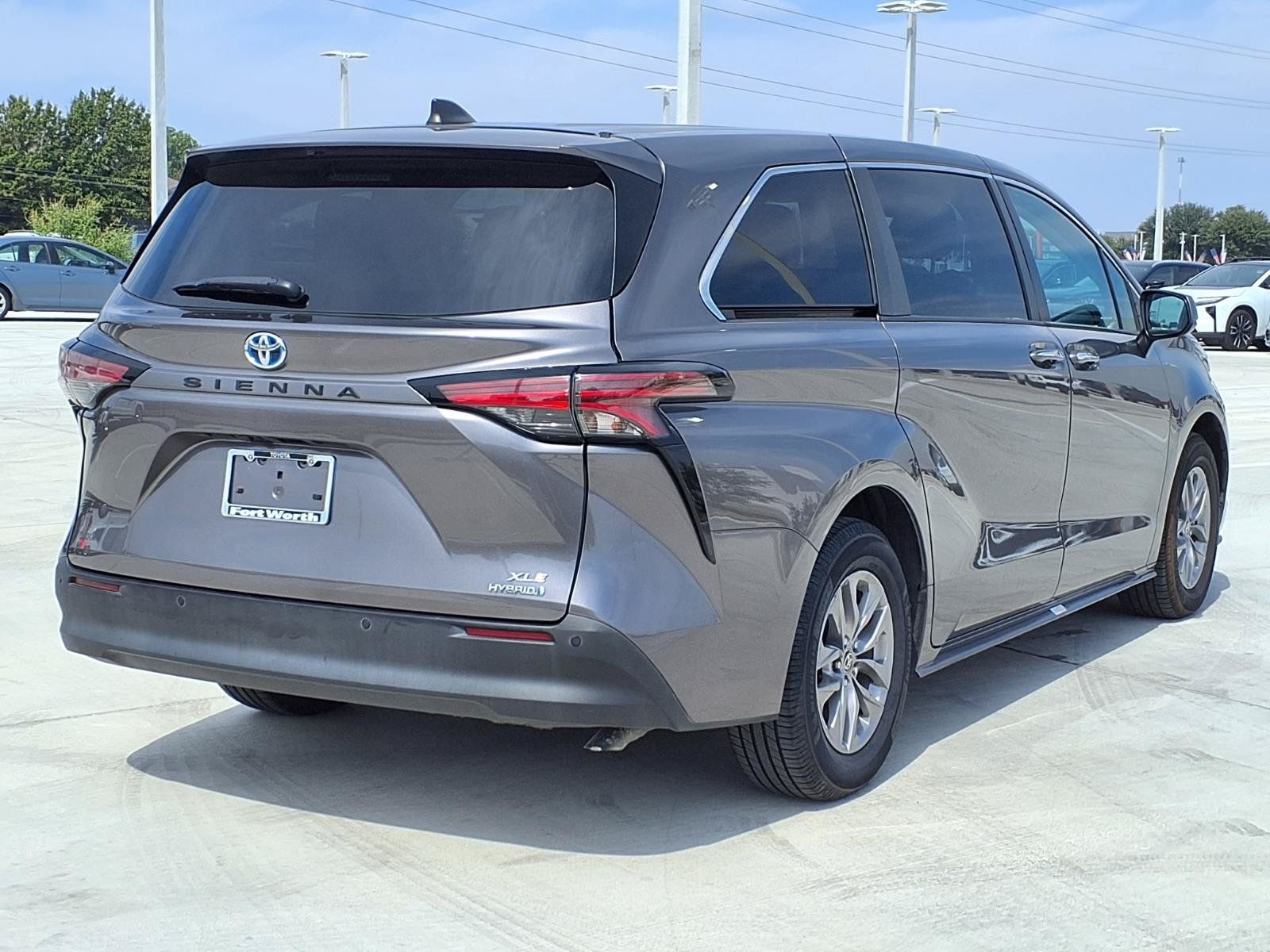 Used 2022 Toyota Sienna XLE FWD image 9