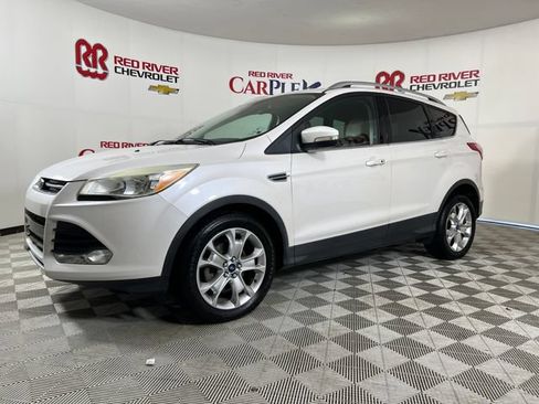 Used 2016 Ford Escape Titanium FWD image 3