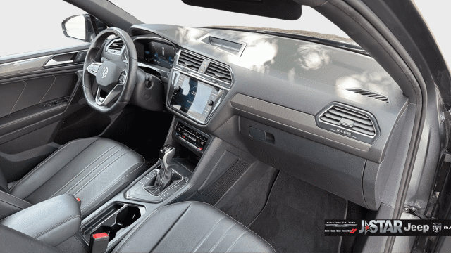 Used 2023 Volkswagen Tiguan SE R-Line FWD image 19
