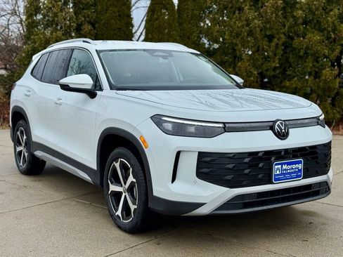 New 2026 Volkswagen Tiguan SE image 1