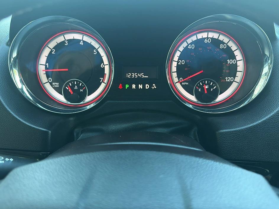 Used 2019 Dodge Grand Caravan SXT FWD image 14