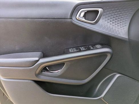 Used 2021 Kia Soul S image 9