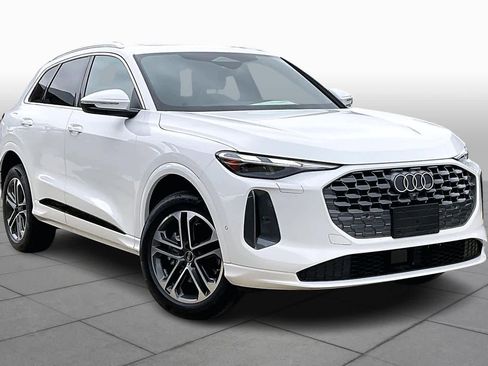 New 2025 Audi Q5 Premium w/ Convenience Package image 2