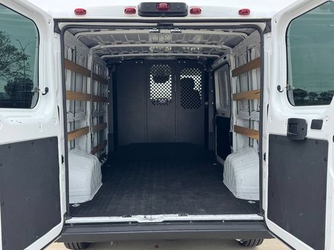 Used 2025 RAM ProMaster 2500 w/ U-Haul Equipment Group FWD image 4