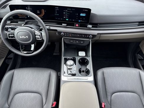 New 2026 Kia Carnival EX image 13