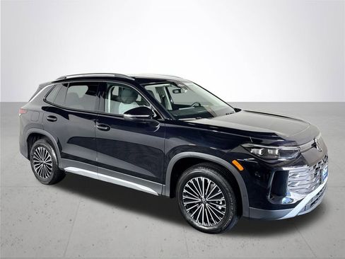 New 2025 Volkswagen Tiguan S image 4