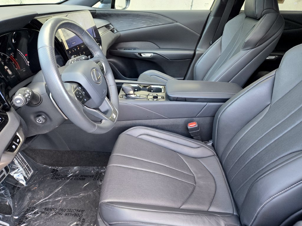 Used 2023 Lexus RX 350 F Sport w/ Accessory Package AWD/4WD image 9