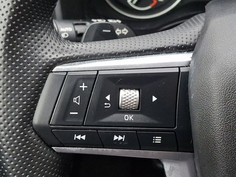 Used 2025 Mitsubishi Outlander SE FWD image 21