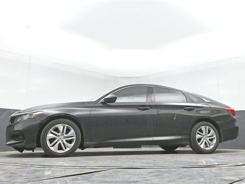 Used 2018 Honda Accord LX image 41
