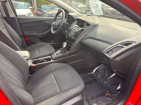 Used 2016 Ford Focus SE image 7