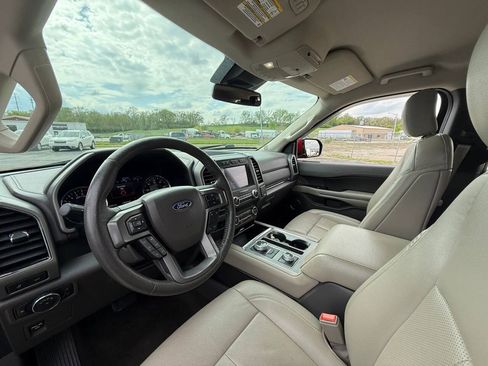 Used 2020 Ford Expedition XLT w/ Equipment Group 202A AWD/4WD image 24