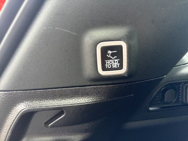 Used 2025 Jeep Grand Cherokee Altitude AWD/4WD image 17