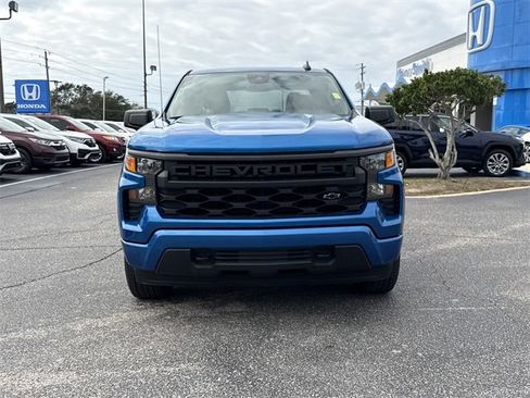 Used 2022 Chevrolet Silverado 1500 Custom image 3