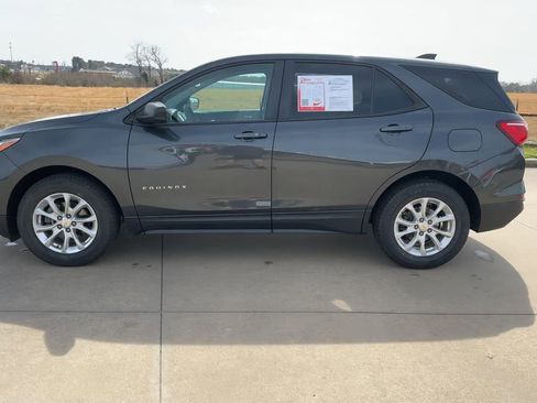Used 2020 Chevrolet Equinox LS w/ LS Convenience Package image 6