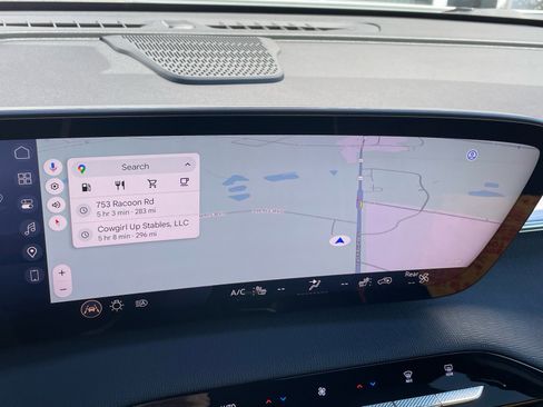 Used 2025 Buick Enclave Preferred image 9