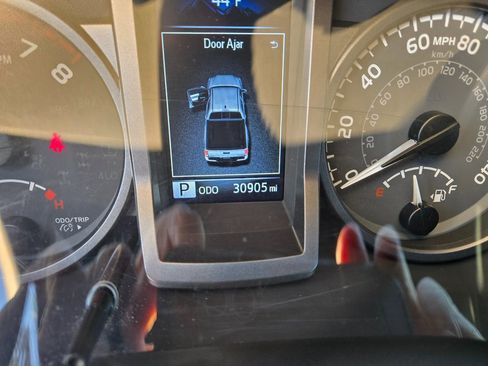 Used 2023 Toyota Tacoma TRD Off-Road w/ Technology Package image 11