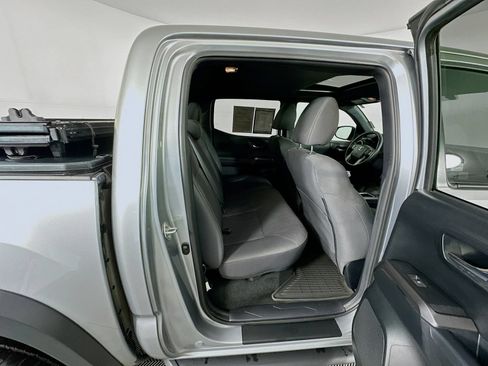 Used 2017 Toyota Tacoma TRD Off-Road AWD/4WD image 28