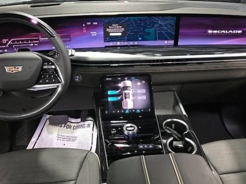 Certified 2025 Cadillac Escalade Sport w/ Touring Package AWD/4WD image 9