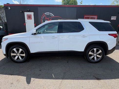 Used 2018 Chevrolet Traverse LT w/ LPO, Floor Liner Package AWD/4WD image 3