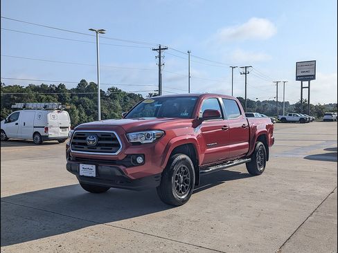 Used 2018 Toyota Tacoma SR5 AWD/4WD image 1