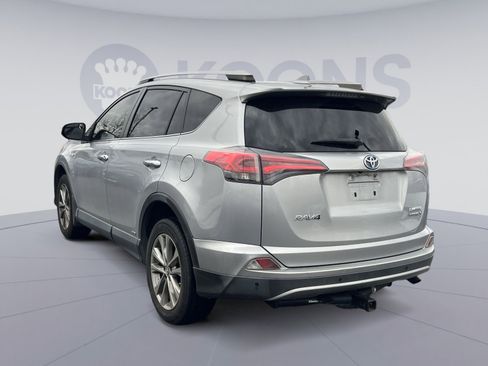 Used 2017 Toyota RAV4 Limited image 2