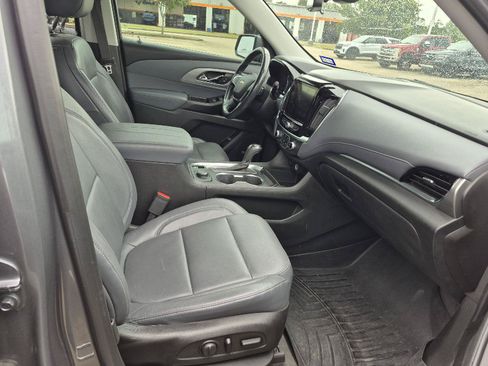 Used 2019 Chevrolet Traverse LT w/ LT Premium Package FWD image 9