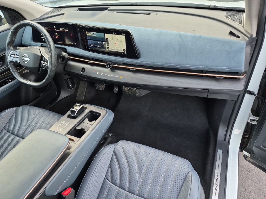 Used 2024 Nissan Ariya AWD image 29