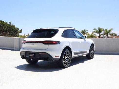 Certified 2026 Porsche Macan AWD/4WD image 9