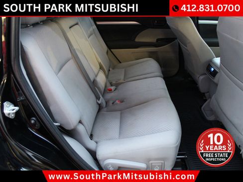 Used 2019 Toyota Highlander LE image 16