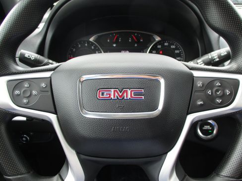 Used 2024 GMC Terrain SLE w/ Driver Convenience Package AWD/4WD image 17