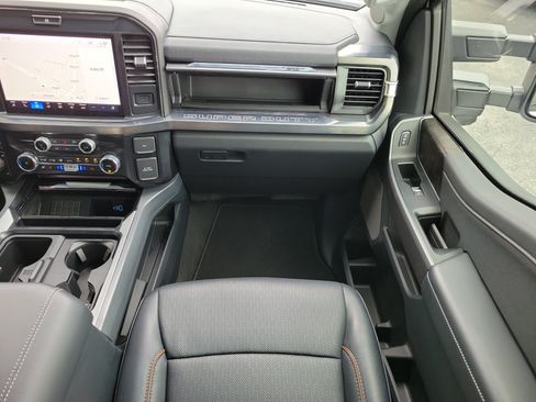 Used 2025 Ford F350 Lariat AWD/4WD image 19