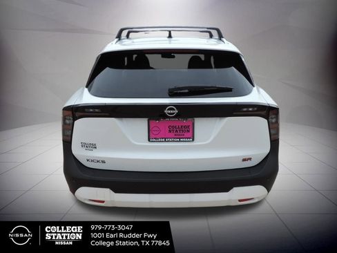New 2026 Nissan Kicks SR w/ Illumination Package image 5