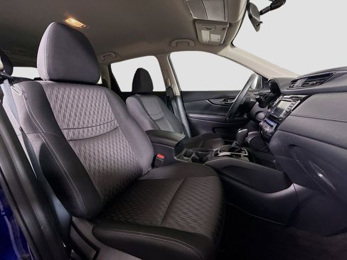 Used 2018 Nissan Rogue SV image 29