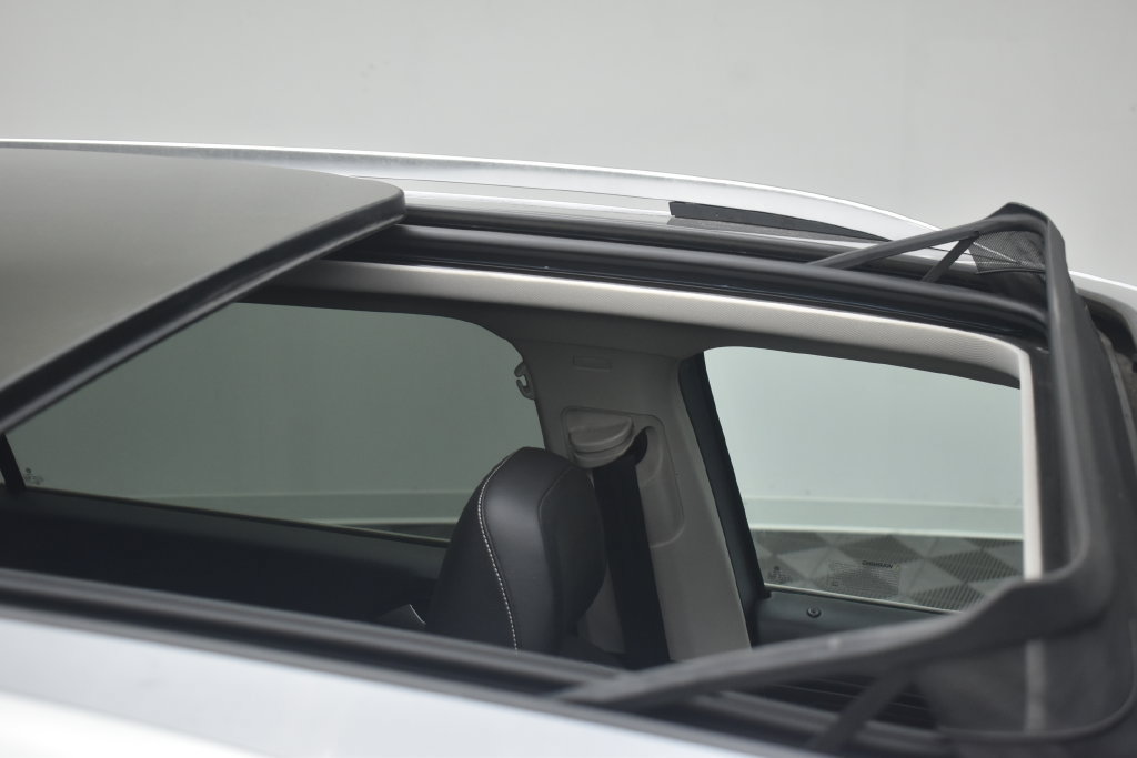 Used 2022 Volkswagen Tiguan SE FWD image 14