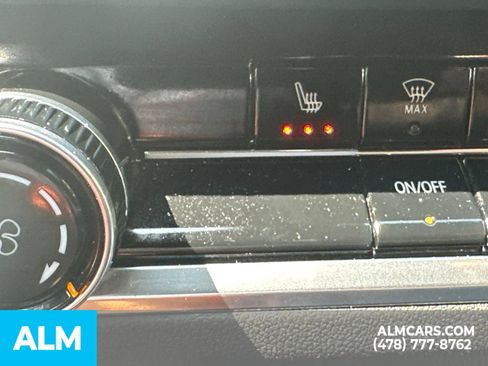 Used 2025 Chevrolet Equinox LT FWD image 34