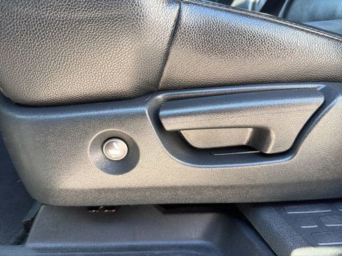 Used 2019 Honda Pilot Touring image 19