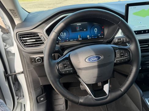 Used 2025 Ford Escape Platinum AWD/4WD image 26