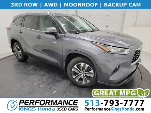 Used 2020 Toyota Highlander XLE AWD/4WD image 1
