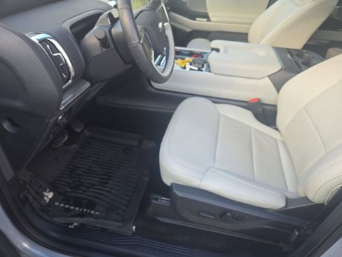 Used 2025 Ford Expedition Platinum image 20