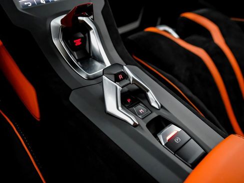 Used 2024 Lamborghini Huracan STO image 19