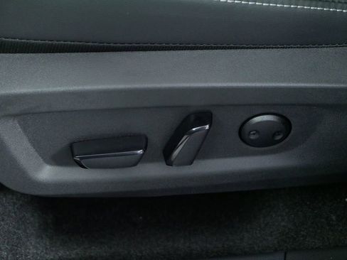 Used 2025 Nissan Murano SV image 22