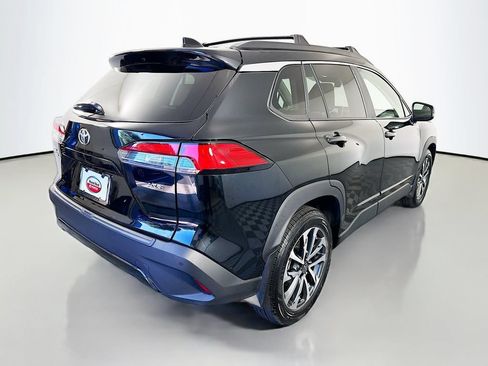 Certified 2025 Toyota Corolla Cross XLE w/ Convenience Package FWD image 5