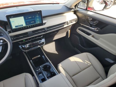 New 2026 Lincoln Corsair Premiere FWD image 17