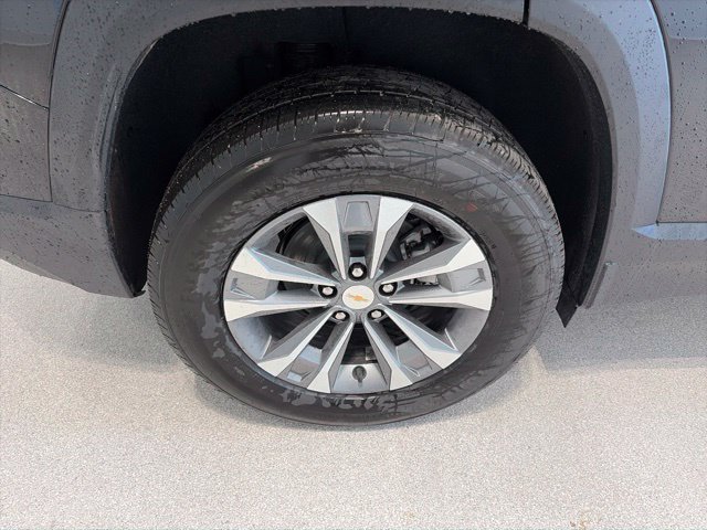 New 2027 Chevrolet Equinox LT w/ Convenience Package II FWD image 7